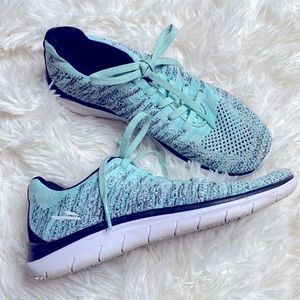 SpeedKnit Blue Black Lace-Up Sneakers Size 5 Excellent Condition